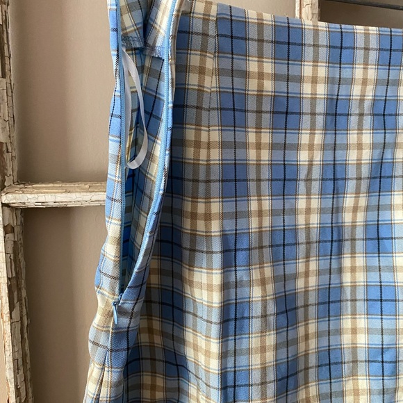 Cute plaid mini skirt with front slits - Picture 5 of 7